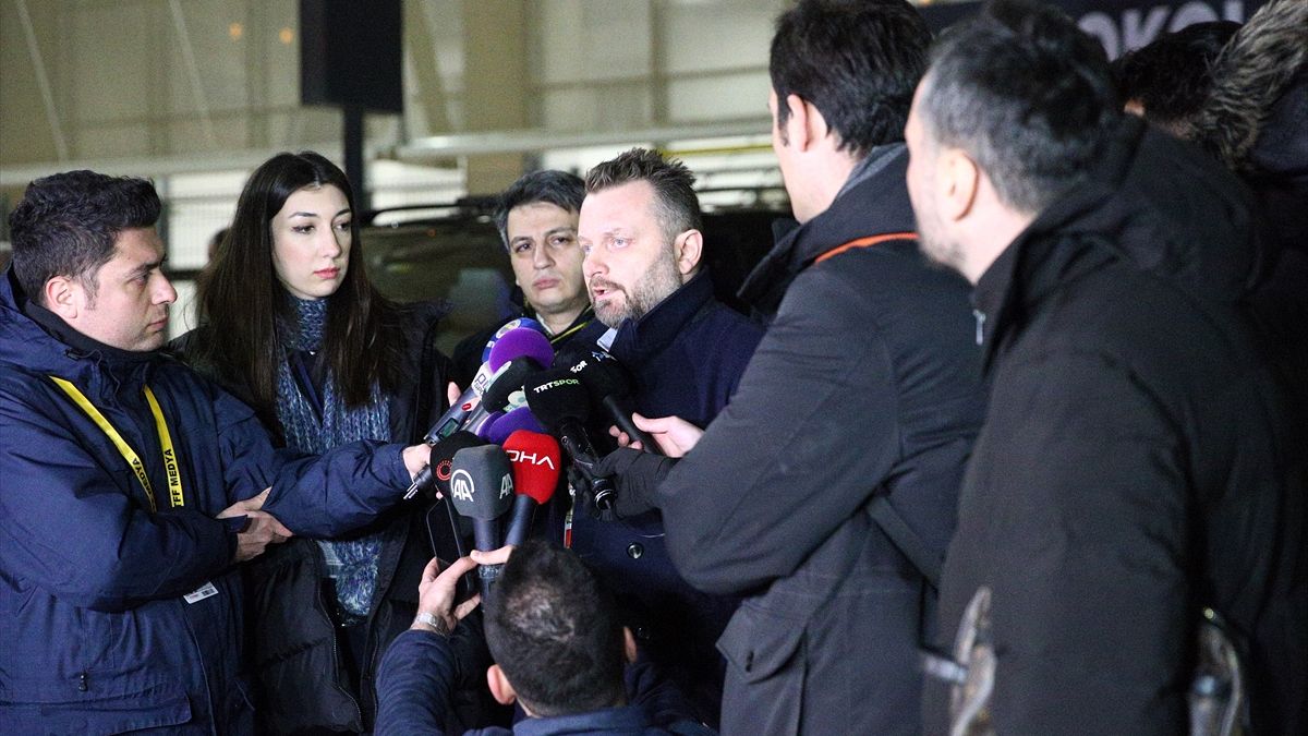 Fenerbahçe Yönetim Kurulu Üyesi Selahattin Baki, Adana Demirspor-Fenerbahçe maçı sonrası basın mensuplarına açıklama yaptı.