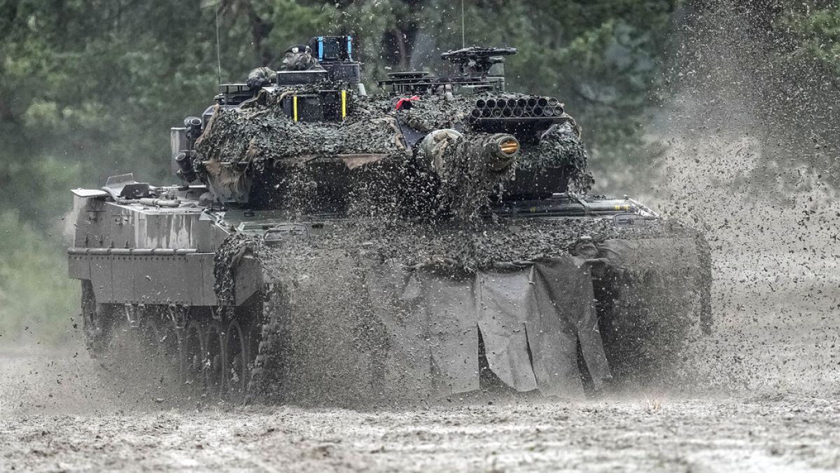 Almanya Batılı ülkelerin toplamda 80 Leopard 2 tankını Ukrayna'ya yollamasını onaylamıştı