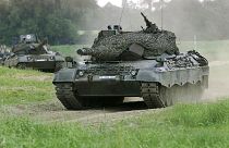 Leopard 1-esek egy hadgyakorlaton az ezredfordulón