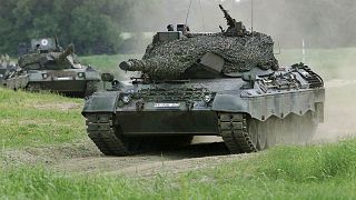 Leopard 1-esek egy hadgyakorlaton az ezredfordulón