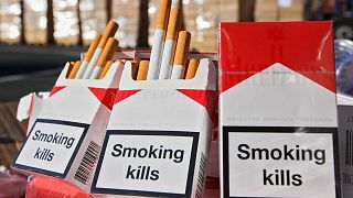 أمريكيون يؤيدون حظر بيع السجائر
