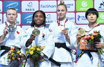 Le podium des -57 kg avec la Française Priscilla Gneto en or, à Paris, en France, le samedi 4 février 2023.