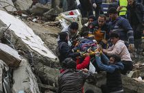 Schweres Erdbeben erschüttert die Türkei und Syrien