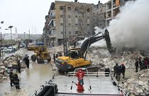 خلال عمليات البحث والإنقاذ في حلب السورية 