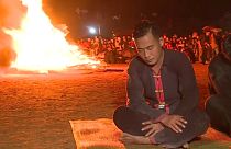 Ritual sagradio da dança do fogo no Vietname