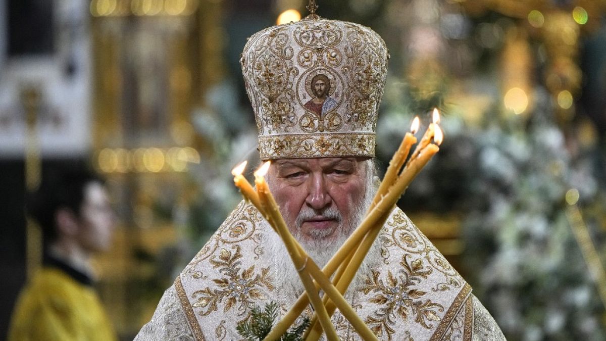 البطريرك الروسي كيريل يترأس قداس عيد الميلاد في كاتدرائية المسيح المخلص في موسكو، 6 يناير 2023.