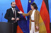 Annalena Baerbock mit ihrem armenischen Amtskollegen Ararat Mirzoyan am 7. Februar in Berlin
