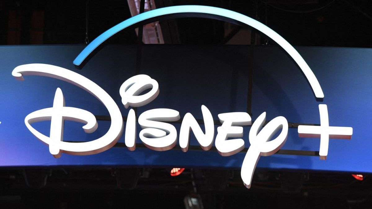 علامة بث "Disney +" في معرض D23 Expo، أغسطس 2019 - مركز مؤتمرات أنهايم، كاليفورنيا، الولايات المتحدة الأمريكية.