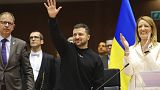 الرئيس الأوكراني زيلينسكي في البرلمان الأوروبي حيث استقبلته رئيسة البرلمان روبرتا ميتسولا