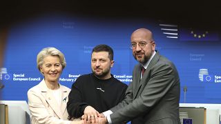 Ursula von der Leyen, Wolodymyr Selenskyj und Charles Michel nach ihrer Pressekonferenz in Brüssel