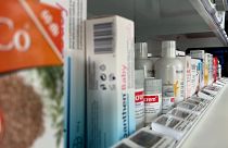 Gyógyszerek egy budapesti patika polcain