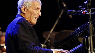 Foto de archivo del compositor Burt Bacharach durante uno de sus conciertos. 