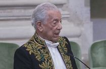 Vargas Llosa durante su discurso ante la Academia Francesa. París, Francia