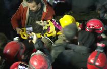 Спасенная из-под завалов через 90 часов после землетрясения 5-летняя девочка в турецкой провинции Хатай