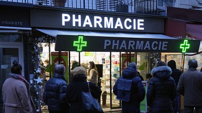 Imagen de archivo de una farmacia en Paris, Francia.