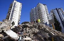 Kahramanmaraş merkezli depremler sonucu 6 bin 500'den fazla bina yıkıldı, yüzlerce bina da oturulamaz durumda