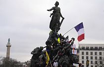 Quasi un milione di francesi in strada contro l'innalzamento dell'età pensionabile