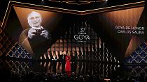 Семья испанского режиссера Карлоса Саура на церемонии в Севилье