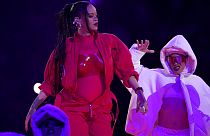 Superstar Rihanna mit Babybauch beim Super-Bowl-Finale