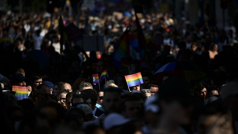 EU-weite Kampagne gegen Ungarns umstrittenes Anti-LGBT-Gesetz