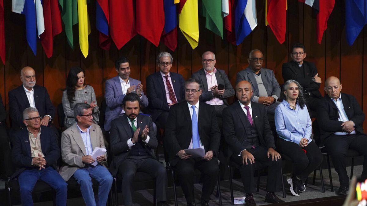 Kolombiya hükümeti ve ELN temsilcileri Mexico City'de bir araya geldi