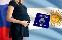 Cada vez más mujeres rusas embarazadas vuelan a Argentina para dar a luz en busca de la ciudadanía para su hijo.