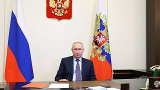 Az orosz elnök videokonferencia keretében tárgyal a biztonsági tanács tagjaival