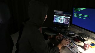 Piratas informáticos travam uma batalha escondida na guerra entre a Rússia e a Ucrânia