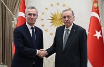 Jens Stoltenberg et Recep Tayyip Erdogan à Ankara (Turquie), le 16 février 2023.
