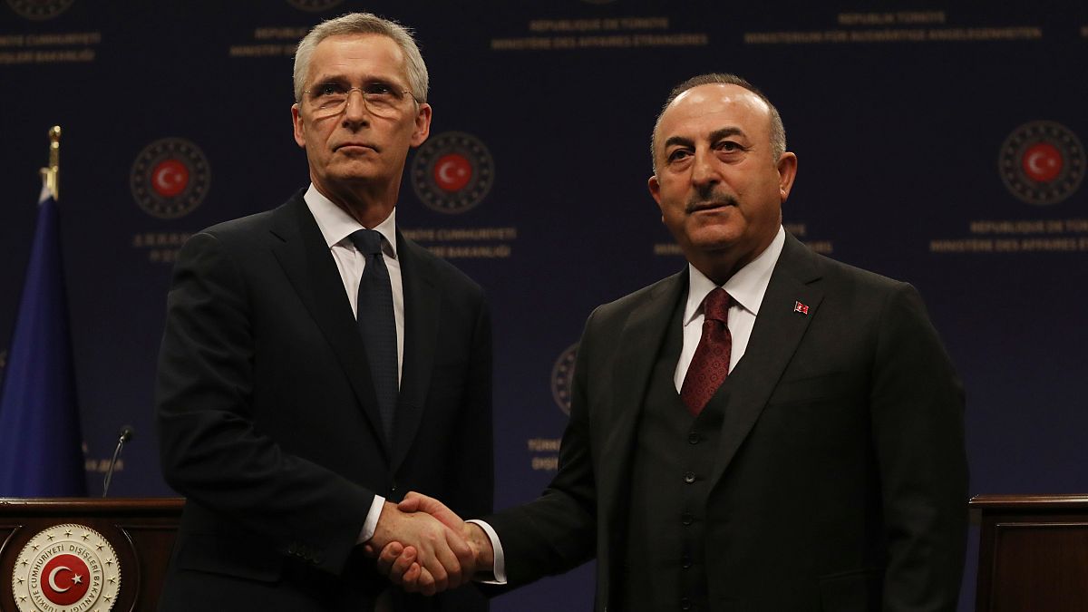 Secretário-geral da NATO com o MNE da Turquia, em Ancara