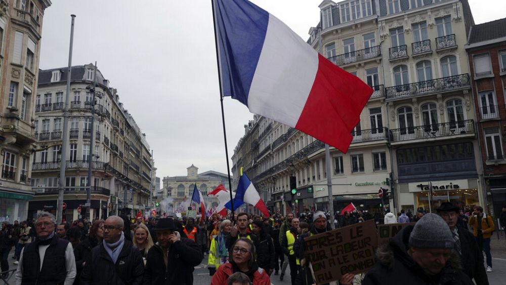 5e jour de manifestations en France avec un avertissement au gouvernement : « Ne faites pas les sourds »