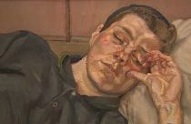 Con motivo del centenario del nacimiento de Lucian Freud, el Museo Nacional Thyssen-Bornemisza presenta una retrospectiva de unas cincuenta obras del pintor británico.