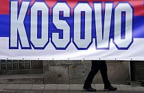 Πανό υπέρ της παραμονής του Κοσόβου στη Σερβία στο Βελιγράδι
