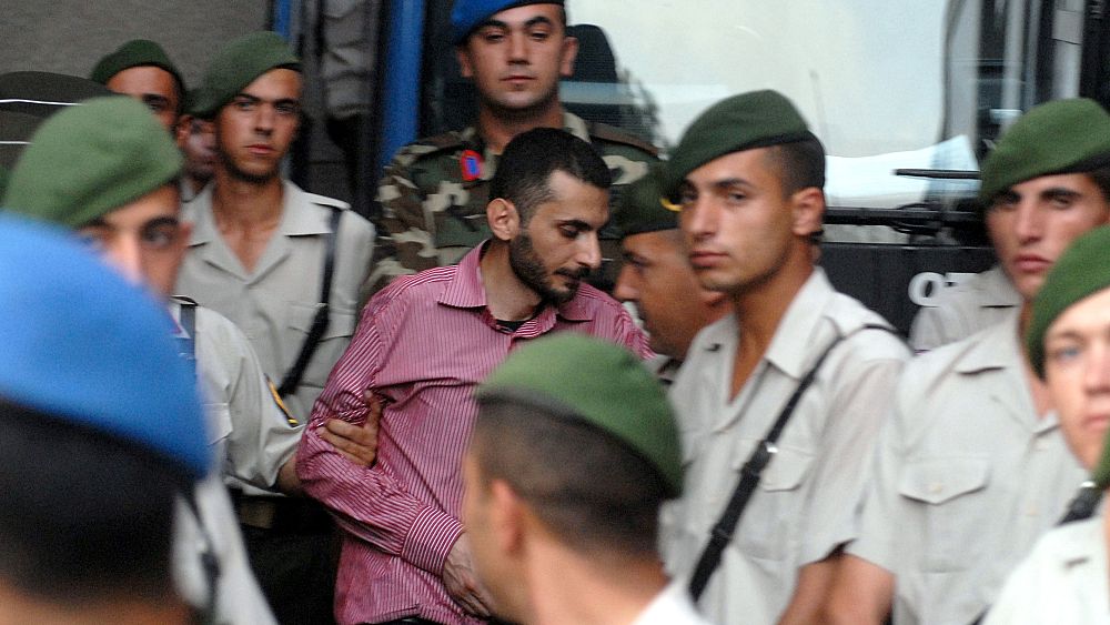 Başörtüsü kararı sonrası Danıştay'a saldıran Alparslan Arslan cezaevinde ölü bulundu Euronews Başörtüsü kararı sonrası Danıştay'a saldıran Alparslan Arslan cezaevinde ölü bulundu Euronews