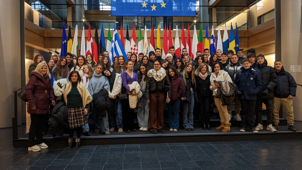 Μαθητές και μαθήτριες από το 2ο Λύκειο Βριλησσίων στο Ευρωκοινοβούλιο