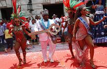 Der als Karnevalskönig bekannte Djferson Mendes da Silva mit dem symbolischen Schlüssel der Stadt Rio de Janeiro