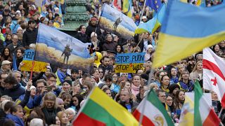 Ein Meer aus Flaggen auf der pro-ukrainischen Demo in München