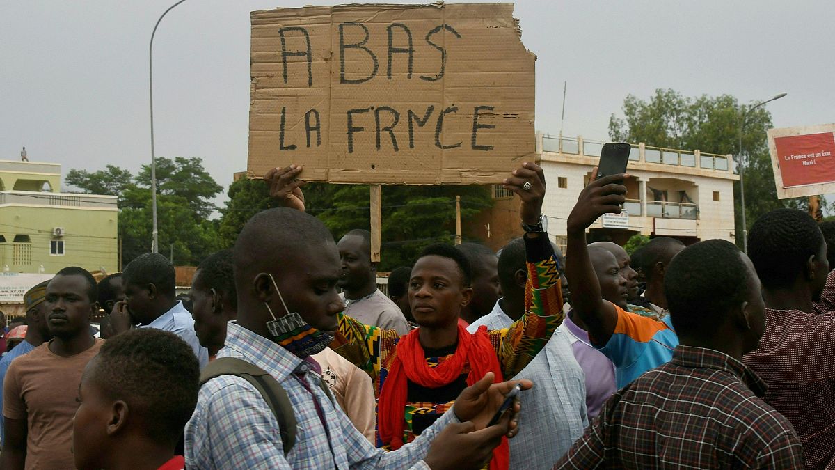 متظاهرون في النيجر ضد الوجود العسكري الفرنسي في بلادهم وفي أفريقيا