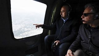 Госсекретарь США Энтони Блинкен и глава МИД Турции Мевлют Чавушоглу осматривают разрушения в провинции Хатай