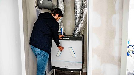 This device moves energy from a source and converts it into heat.