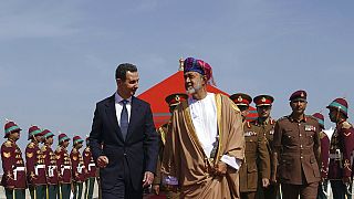 Bassár el-Aszad szíriai elnököt fogadja Hajszam bin Tárik Ál Szaíd ománi szultán 2023 február 20-án