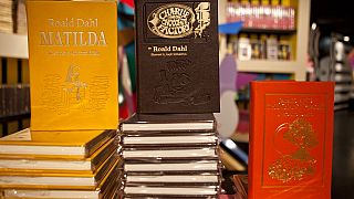 Roald Dahl könyvei egy kirakatban
