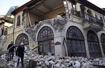 Antakya merkezde yer alan bir otel binası olarak kullanılan eski yapı 6 Şubat'taki depremlerde büyük yıkıma uğradı