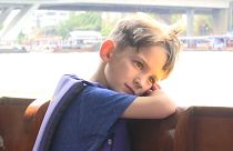 لورنت، پسر پنج‌ساله‌ای که به رتینیت پیگمنتوزا مبتلا است