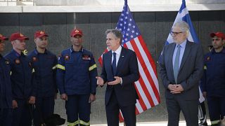 Ο υπουργός Εξωτερικών των ΗΠΑ Άντονι Μπλίνκεν συναντάται με μέλη της ΕΜΑΚ