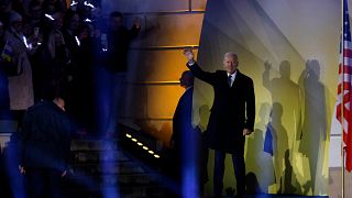 Joe Biden Varşova'da halka seslendi