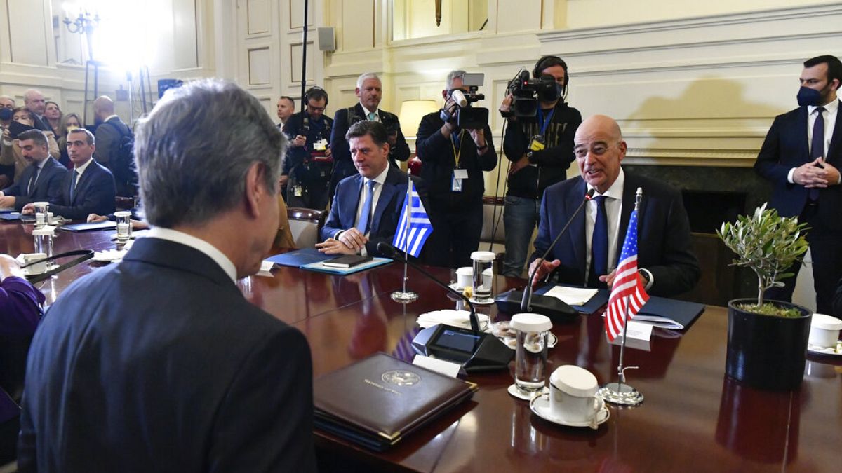 Ελληνική και αμερικάνικη αντιπροσωπεία συναντώνται στο Ελληνικό υπουργείο Εξωτερικών