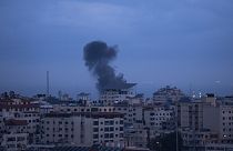 دخان يتصاعد بعد ضربة جوية إسرائيلية على قطاع غزة 23/02/2023