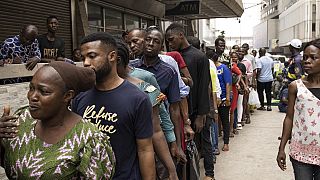 Lagos residents queue for hours as cash crisis continues ahead of elections