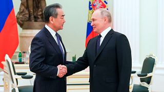 بوتين مستقبلاً وانغ يي في موسكو 